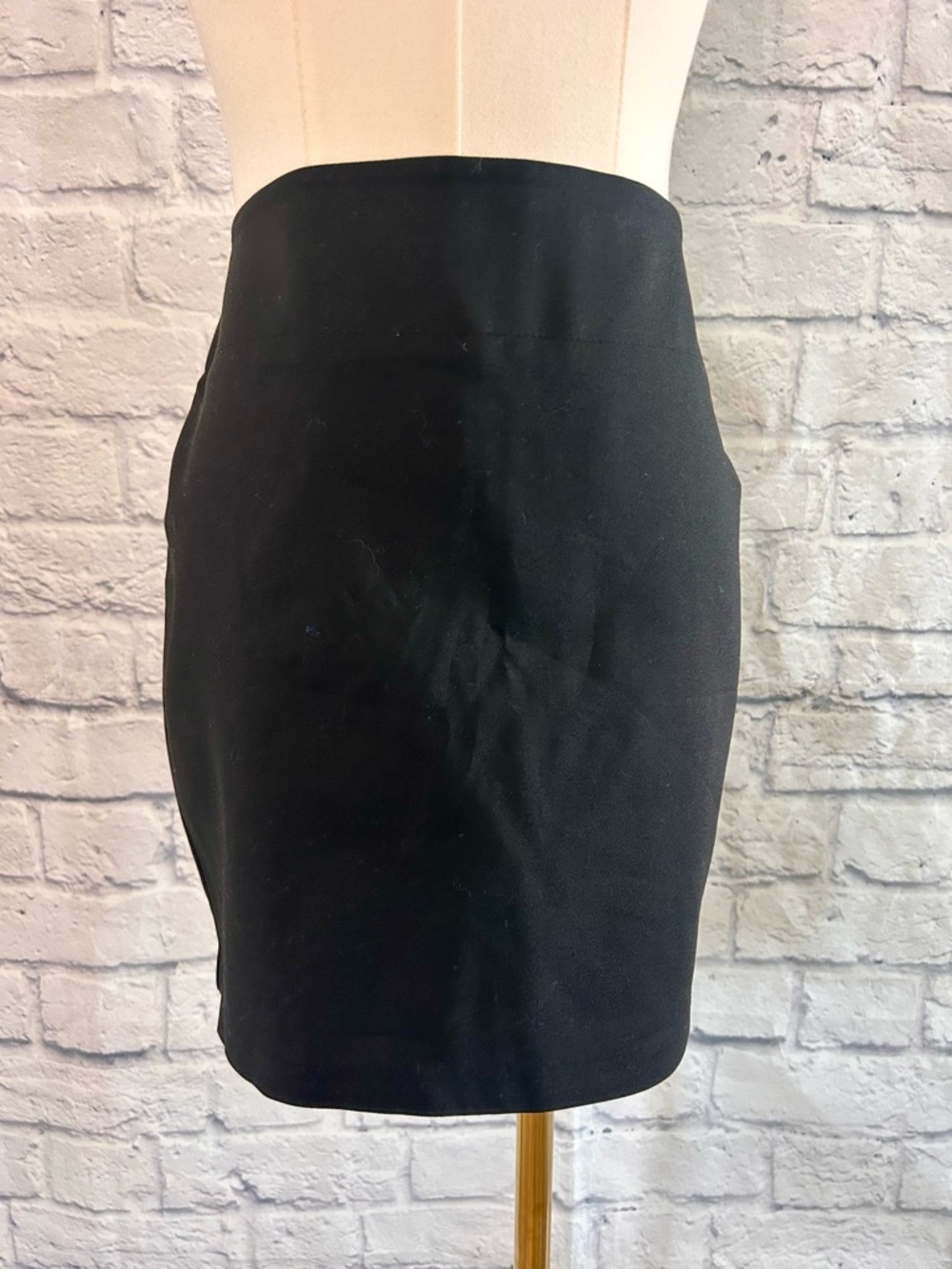 2 Piece Styled Outfit ZARA Gold Black Textured Sweater Black Mini Skirt Office - Picture 13 of 16